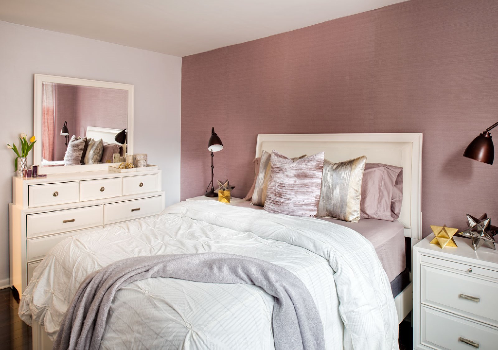 دهانات الحوائط باللون الكشمير مع الوردي لغرفة النوم    